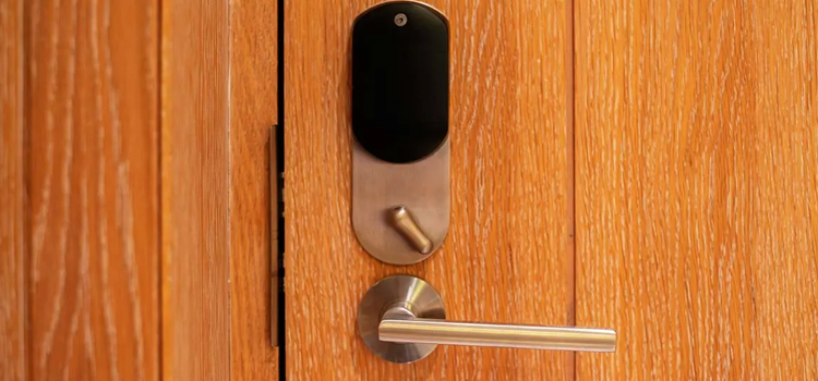 Automatic Locking Door Knob Artesia